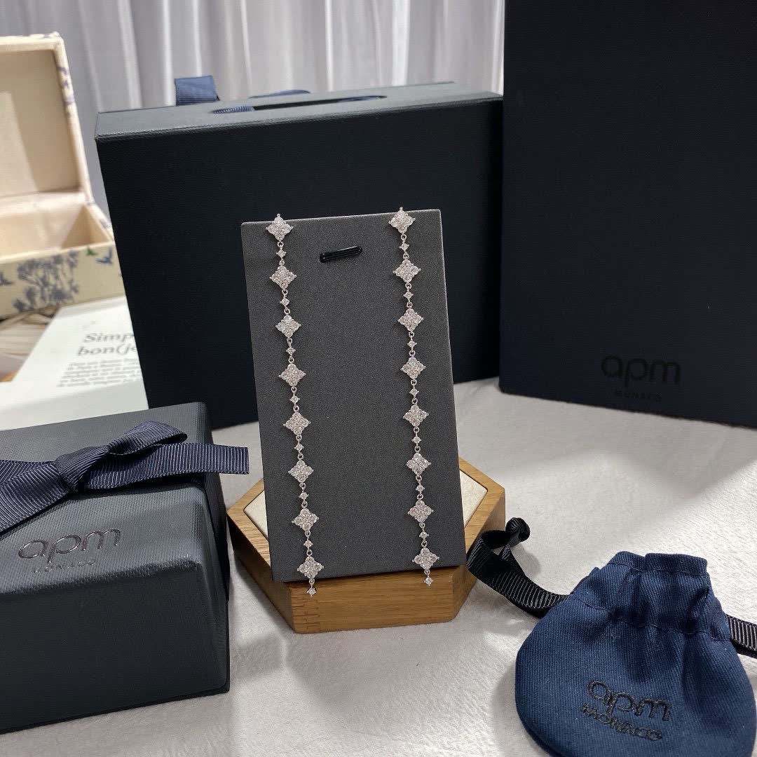 APM Monaco Elegant Diamond Earrings